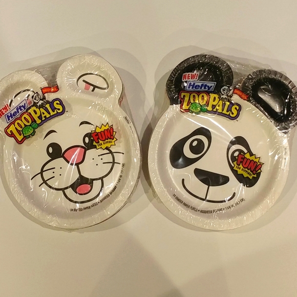 NWT hefty ZOOPALS 2 packs of 24 plates RARE - Picture 1 of 6